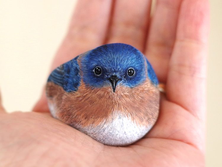 Akie Nakata: dando vida a las piedras con adorables pinturas