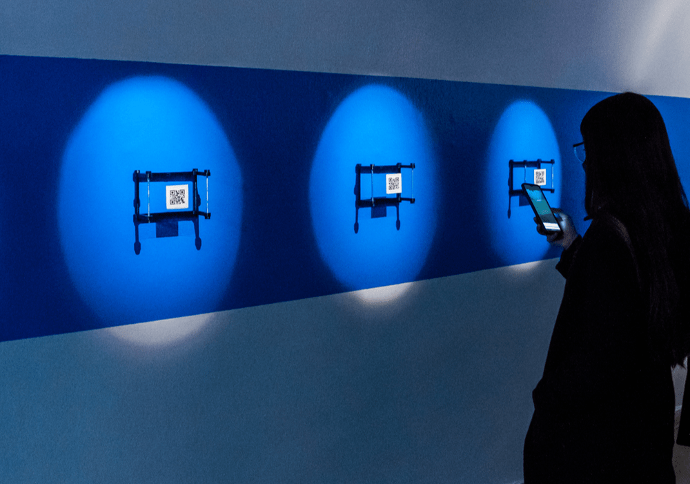 Exposición multidisciplinar «Let’s get physical, materalizar lo digital»