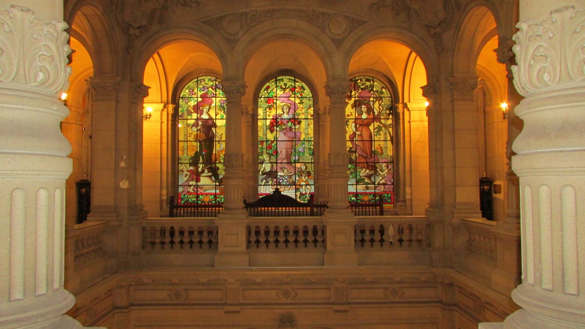 Vitrales de Santiago: coloreando con la luz del sol