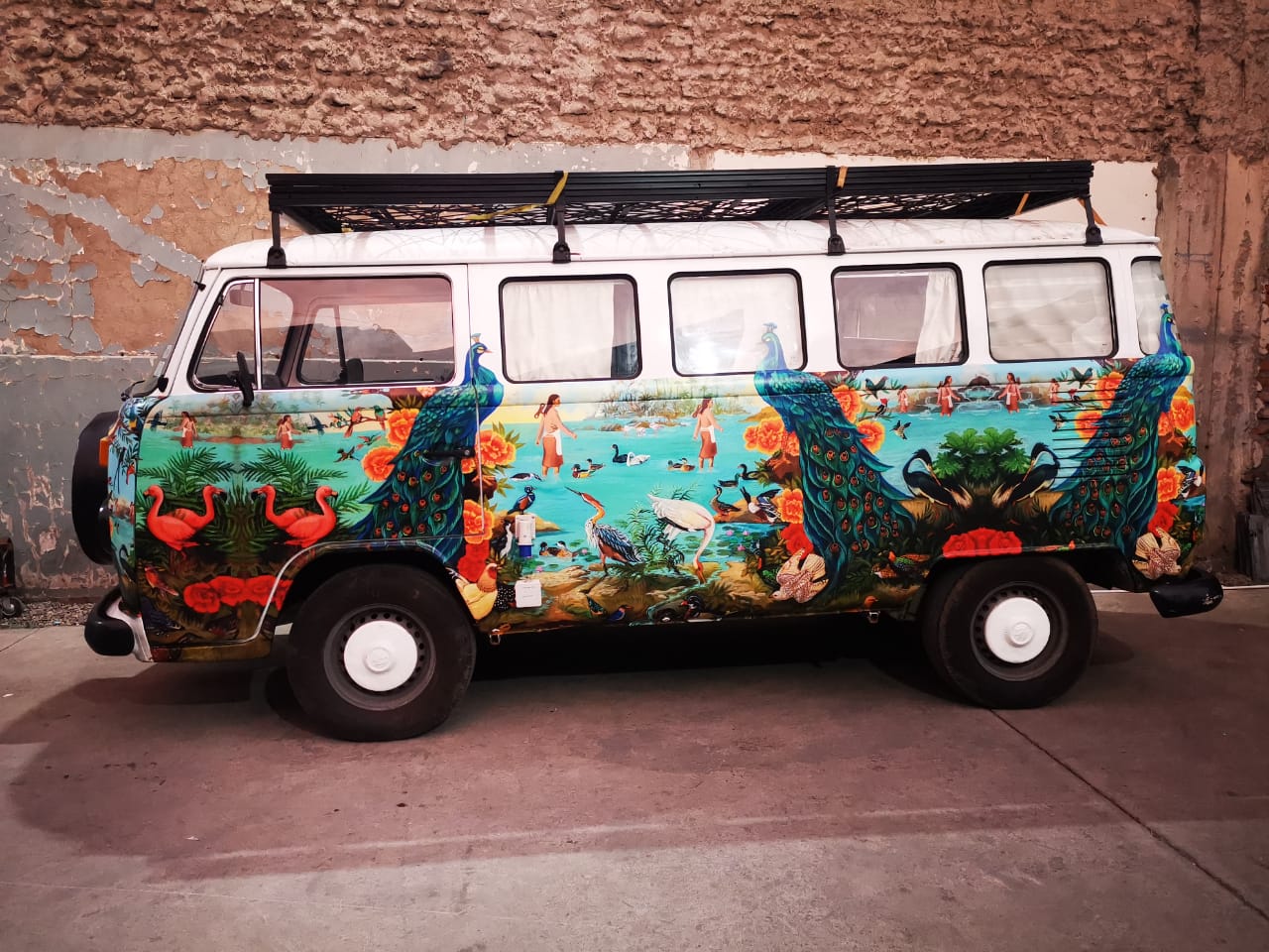 Combi del Arte supera las 25 mil visitas en 13 comunas del Gran Santiago
