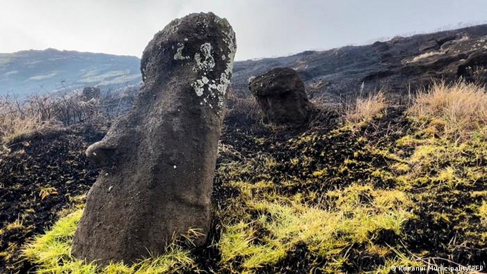 Unesco busca activar fondo de US$ 100 mills. para afrontar quema de 80 moais en Rapa Nui