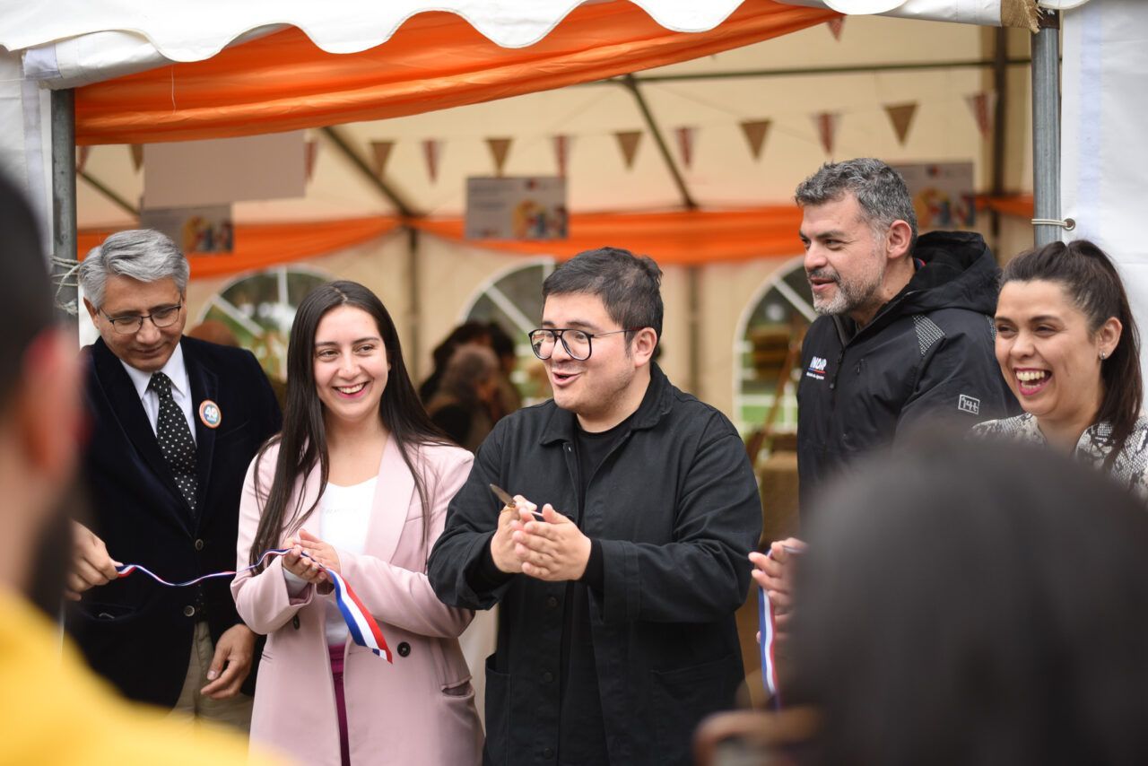 Con medio centenar de expositores se inicia la Feria de las Culturas Aysén 2022