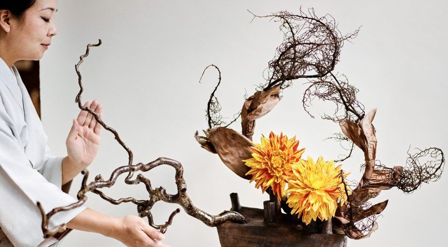 Milenario arte japonés del Ikebana muestra su delicada belleza en el Museo Ralli