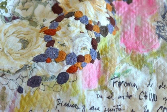 Colectivo de artistas textiles exploran historias de piedras en «Si las piedras…»