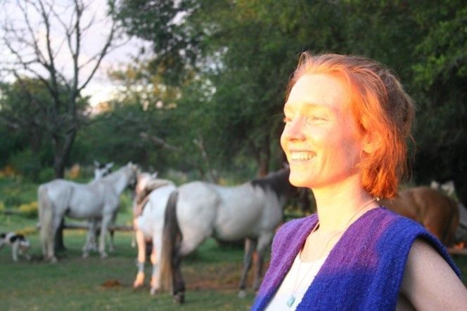 Claudia Flisfisch: su Travesía por universos poblados por seres de la Tierra y mitológicos