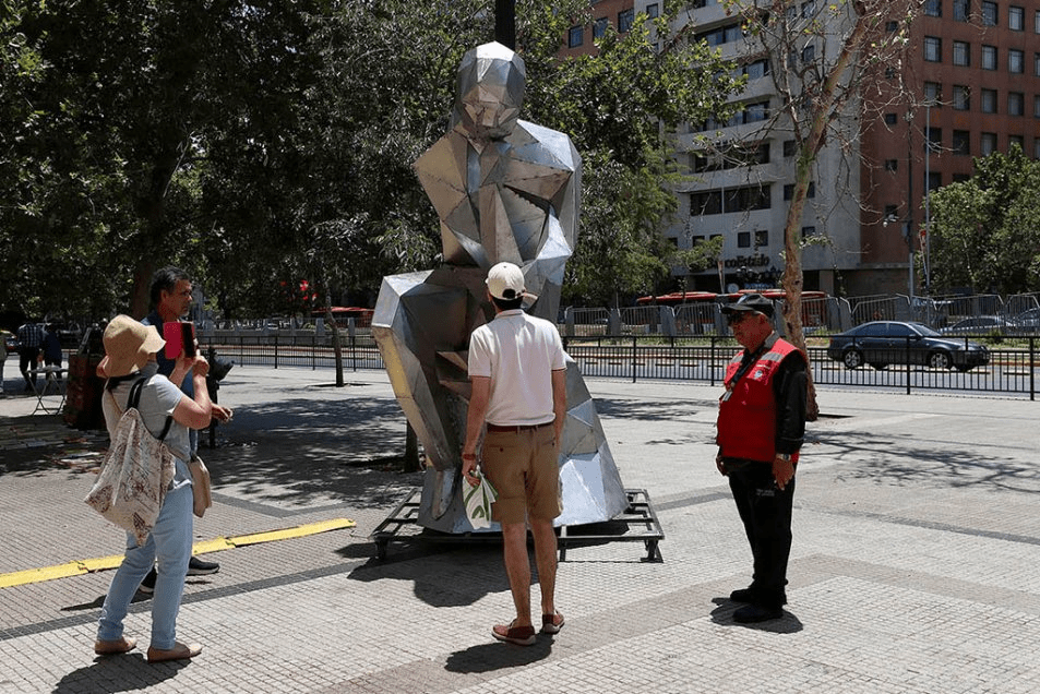 «Pensador del Futuro», escultura basada en obra de Rodin, aborda el porvenir desde la IA