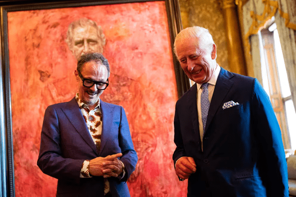 Animalistas vandalizan el retrato reciente del rey Carlos de Inglaterra